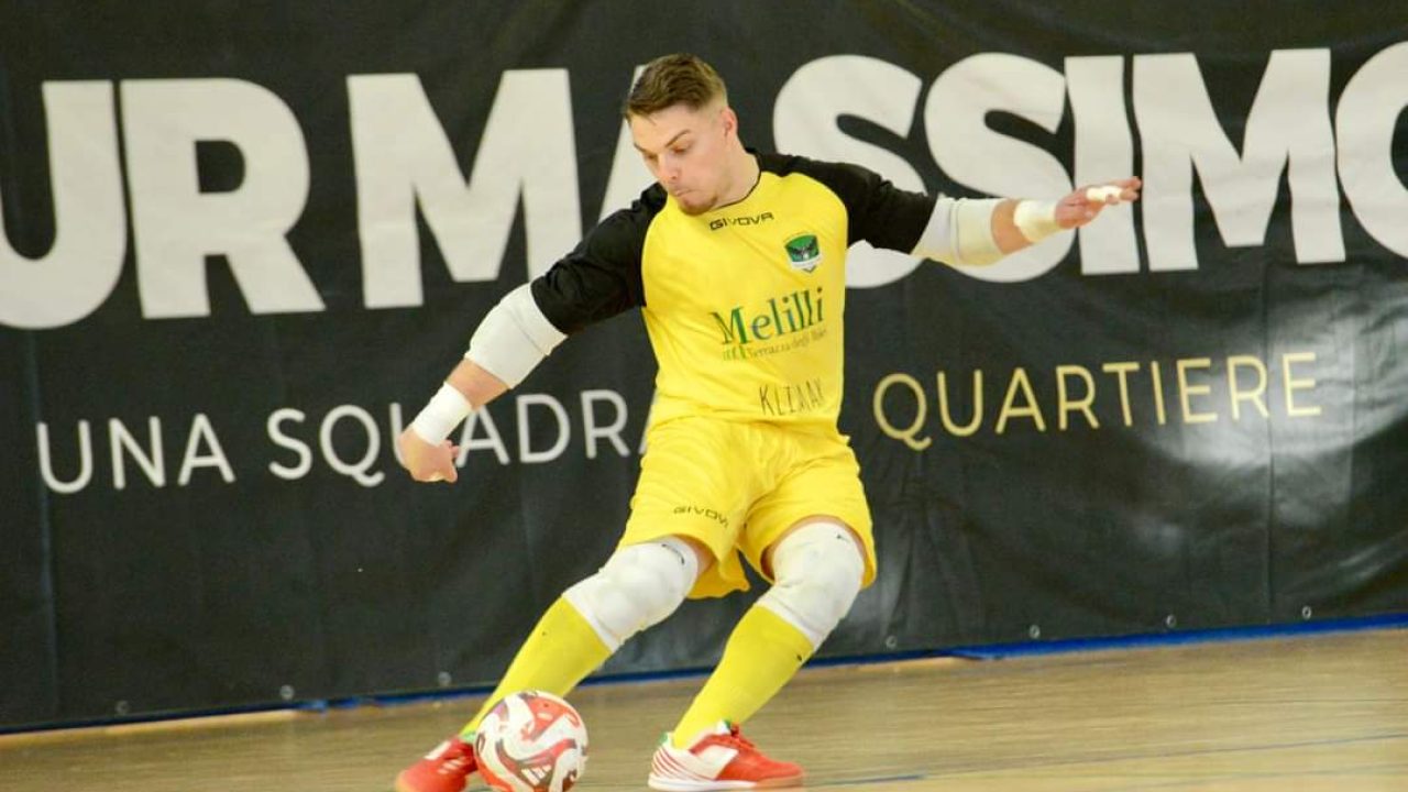 Daniele "The Wall" Dovara al Vitulano Drugstore Manfredonia in Serie A -  Sicilia In Gol